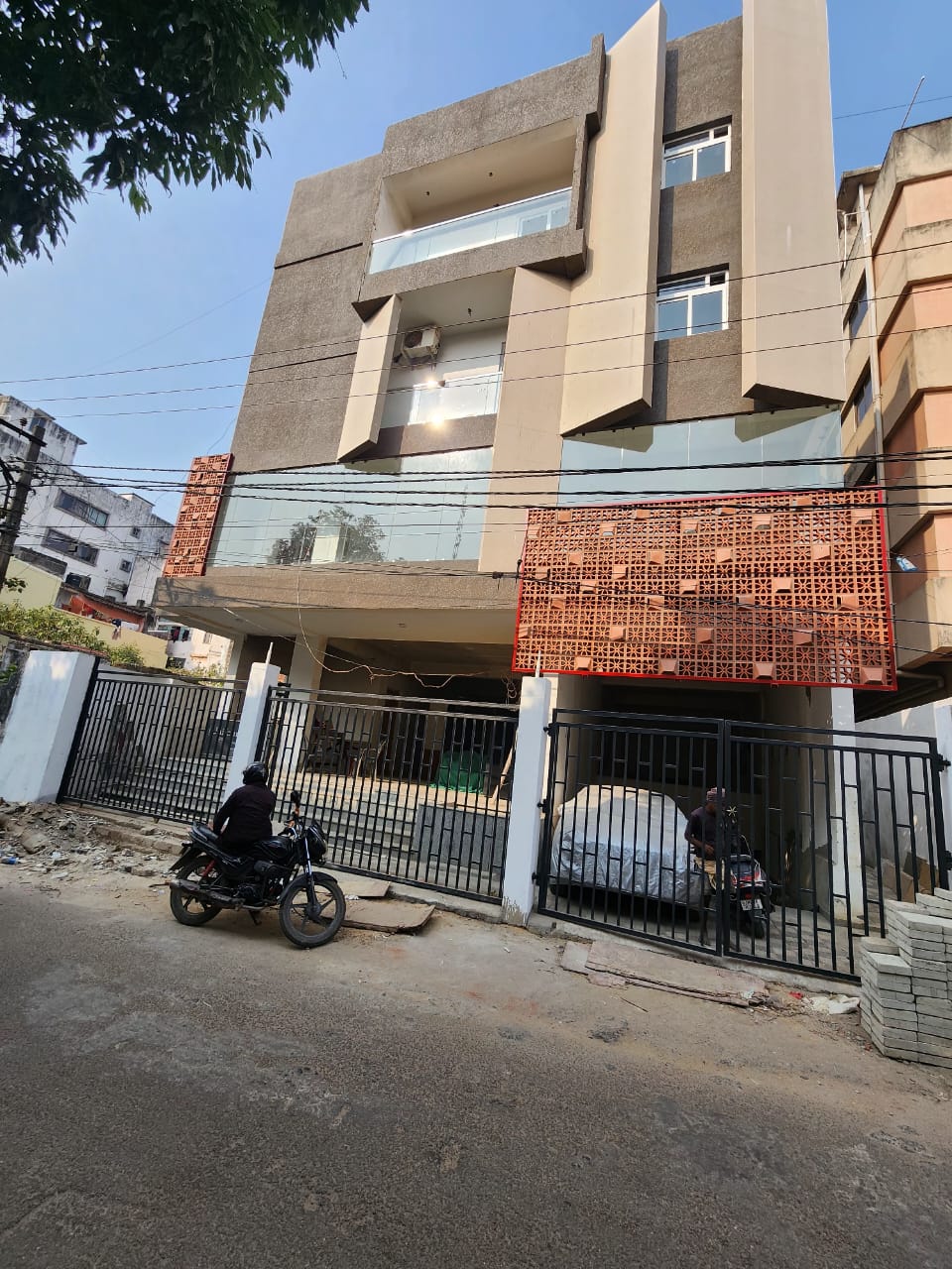 Commercial space , upper bazar