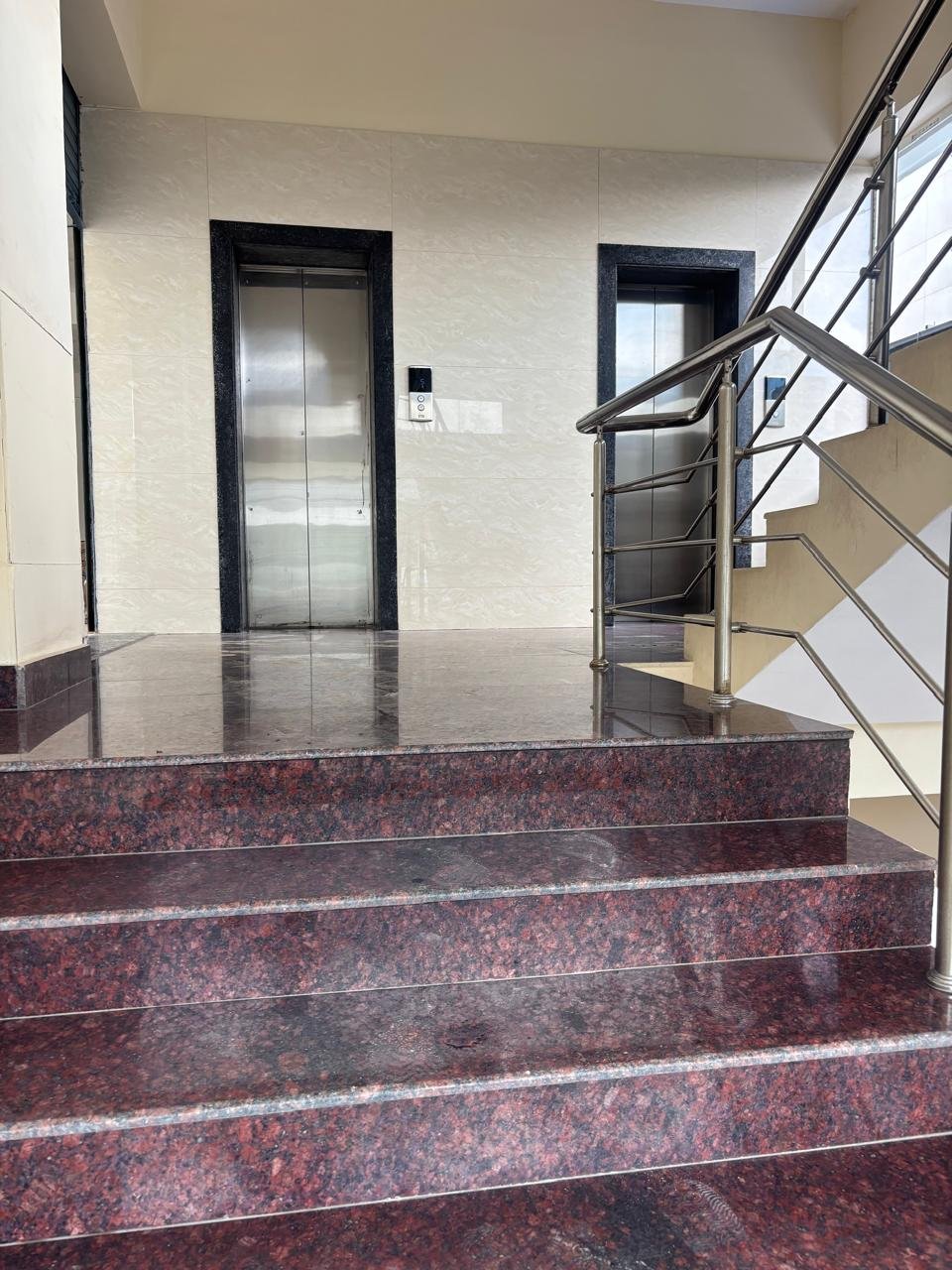 Aarohan Business Center (beside Mall of Ranchi) , Ratu road