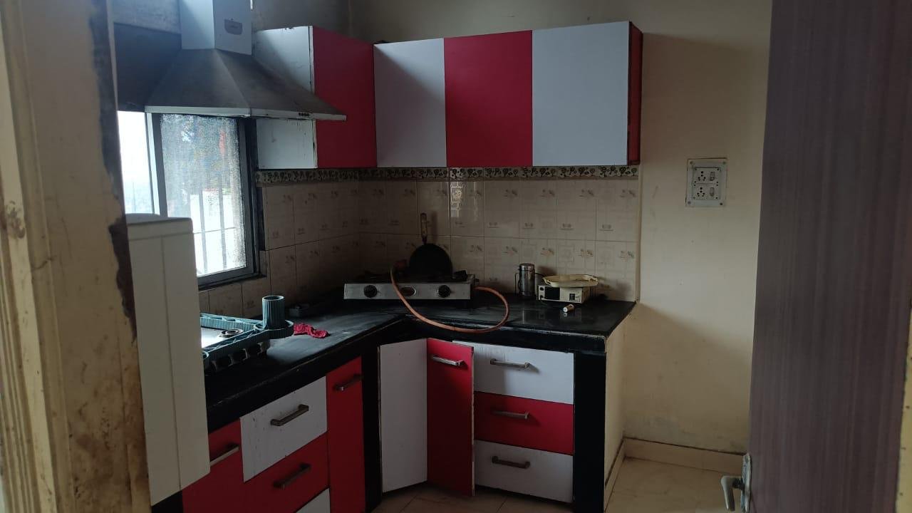 FLAT IN RATU ROAD