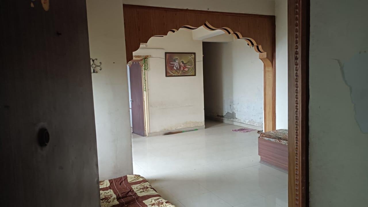 FLAT IN RATU ROAD