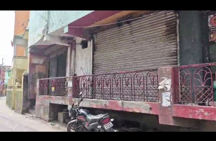 ON ROAD COMMERCIAL + RESIDENTIAL ON SALE (PLAZA CHOWK LALPUR )