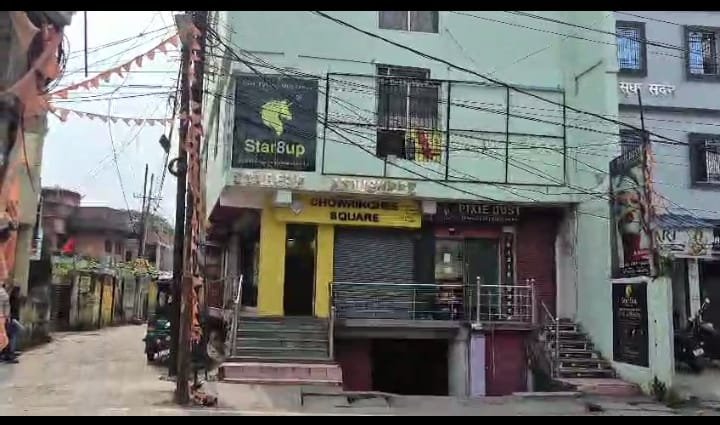 ON ROAD COMMERCIAL + RESIDENTIAL ON SALE (PLAZA CHOWK LALPUR )