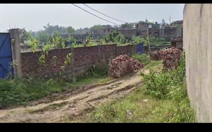 PLOT ON SALE (ADALHATU ,MORABADI)